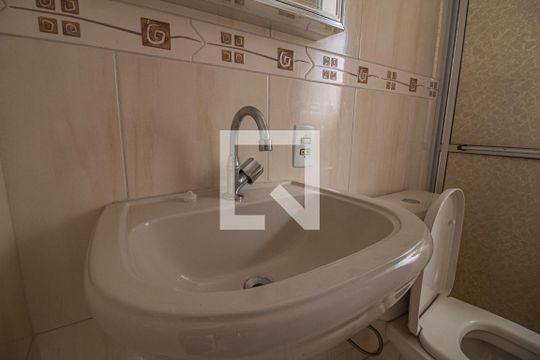 Banheiro de apartamento para alugar com 2 quartos, 50m² em Santo Amaro, São Paulo