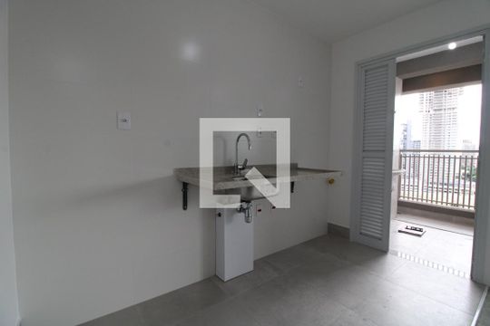 Cozinha de apartamento para alugar com 2 quartos, 70m² em Jardim das Acácias, São Paulo