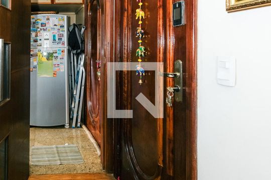 Cozinha de apartamento à venda com 2 quartos, 57m² em Tijuca, Rio de Janeiro
