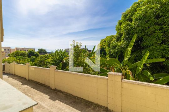 Vista sala de apartamento à venda com 2 quartos, 48m² em Encantado, Rio de Janeiro