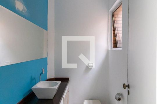 Banheiro de casa à venda com 2 quartos, 65m² em Vila Olímpia, São Paulo