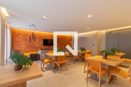 Área comum de kitnet/studio para alugar com 1 quarto, 38m² em Teresópolis, Porto Alegre