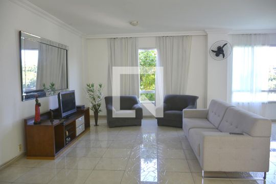 Casa para alugar com 5 quartos, 350m² em Jardim Guanabara, Rio de Janeiro