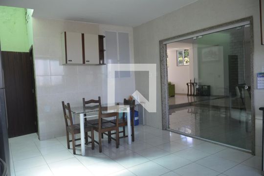 Cozinha de casa para alugar com 5 quartos, 350m² em Jardim Guanabara, Rio de Janeiro