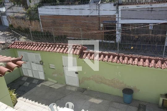 Vista da Rua de casa para alugar com 5 quartos, 350m² em Jardim Guanabara, Rio de Janeiro