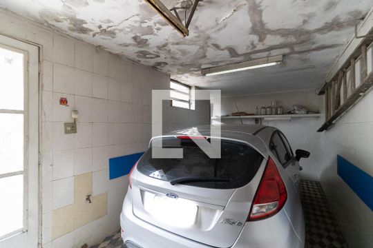 Garagem de casa à venda com 4 quartos, 200m² em Cambuci, São Paulo