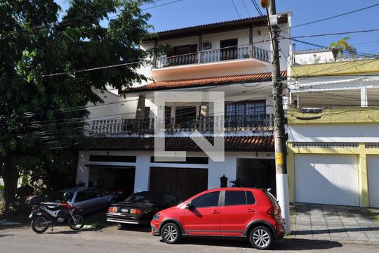 Fachada de casa à venda com 5 quartos, 500m² em Anil, Rio de Janeiro