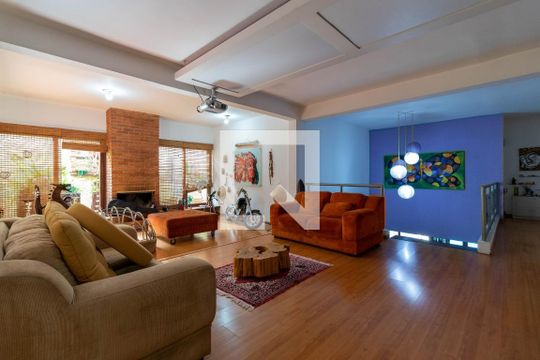 Casa para alugar com 3 quartos, 350m² em Vila Boacava, São Paulo