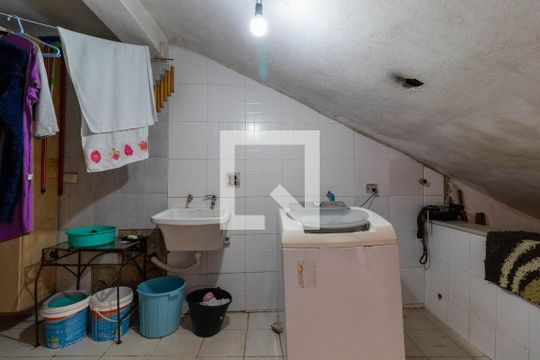 Área de Serviço de casa para alugar com 3 quartos, 350m² em Vila Boacava, São Paulo