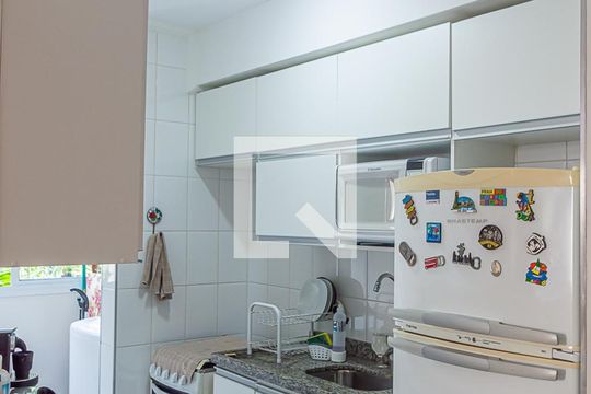 Cozinha de apartamento para alugar com 2 quartos, 48m² em Demarchi, São Bernardo do Campo