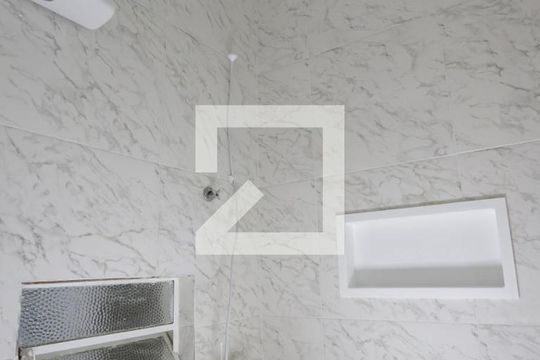Banheiro de apartamento à venda com 2 quartos, 45m² em Conjunto Habitacional Padre José de Anchieta, São Paulo