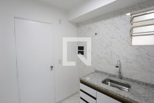 Cozinha de apartamento à venda com 2 quartos, 45m² em Conjunto Habitacional Padre José de Anchieta, São Paulo