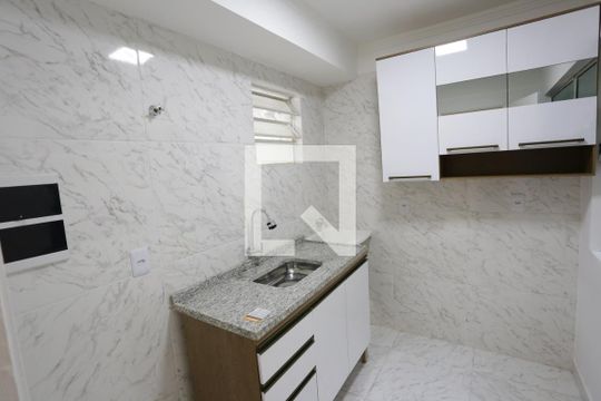 Cozinha de apartamento à venda com 2 quartos, 45m² em Conjunto Habitacional Padre José de Anchieta, São Paulo