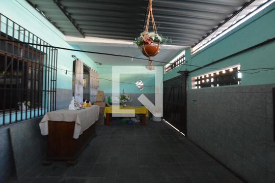 Garagem de casa à venda com 2 quartos, 250m² em Colégio, Rio de Janeiro