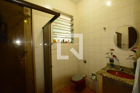 Banheiro de casa para alugar com 2 quartos, 250m² em Colégio, Rio de Janeiro