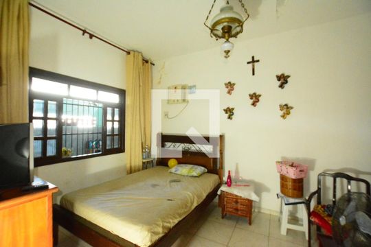 Quarto 1 de casa para alugar com 2 quartos, 250m² em Colégio, Rio de Janeiro