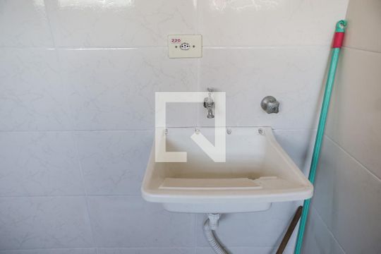 Tanque de apartamento para alugar com 1 quarto, 48m² em Itararé, São Vicente
