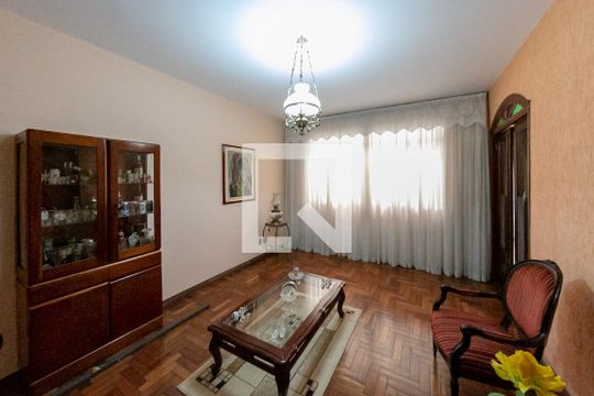 Sala de casa à venda com 6 quartos, 310m² em Barroca, Belo Horizonte