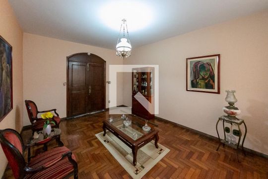 Casa à venda com 6 quartos, 310m² em Barroca, Belo Horizonte