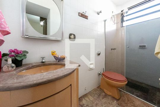 Banheiro da Suíte de casa à venda com 6 quartos, 310m² em Barroca, Belo Horizonte