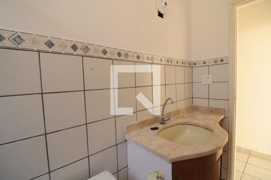 Banheiro Social 2 de casa para alugar com 3 quartos, 100m² em Mooca, São Paulo