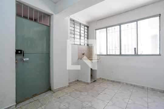 Área de serviço de casa de condomínio para alugar com 2 quartos, 55m² em Jardim Rossin, São Paulo