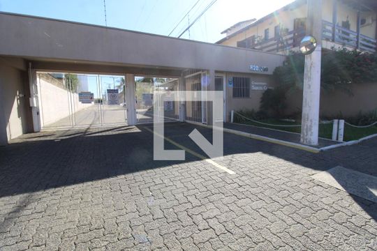 Entrada do Condomínio de casa de condomínio à venda com 2 quartos, 74m² em Rio Branco, Canoas