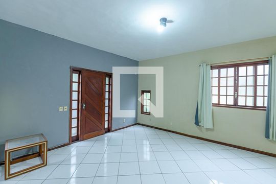 Sala de casa de condomínio para alugar com 1 quarto, 120m² em Itaipu, Niterói