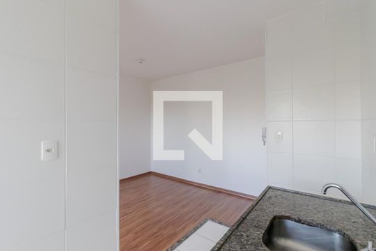 Cozinha  de apartamento para alugar com 2 quartos, 44m² em Liberdade, São Paulo