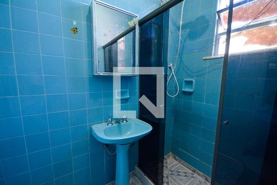 Banheiro de apartamento para alugar com 1 quarto, 40m² em Santa Teresa, Rio de Janeiro