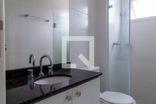Banheiro de apartamento à venda com 1 quarto, 35m² em Prado Velho, Curitiba