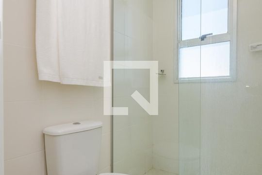 Banheiro da Suíte de apartamento para alugar com 2 quartos, 70m² em Vila da Serra, Nova Lima