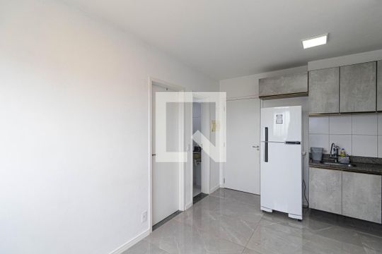 Sala/Cozinha de apartamento à venda com 2 quartos, 33m² em Vila Pierina, São Paulo