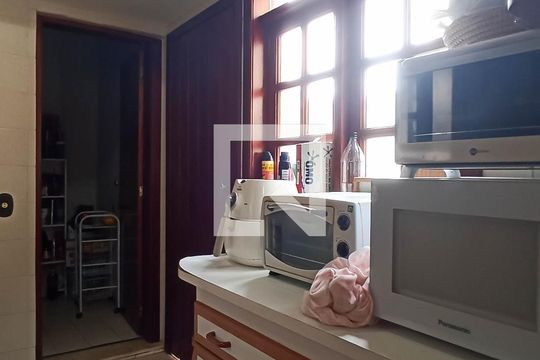 Área de serviço de casa de condomínio para alugar com 4 quartos, 400m² em Alphaville, Santana de Parnaíba