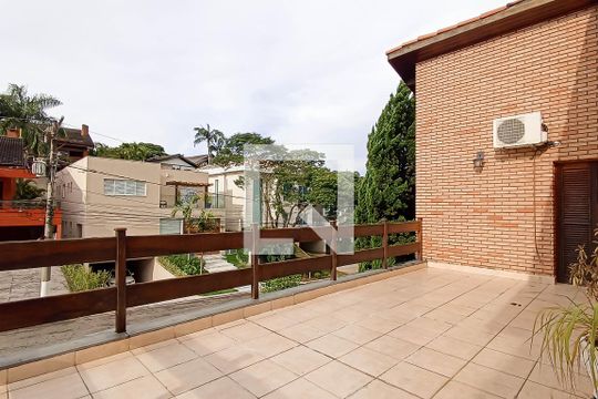 Varanda suíte de casa de condomínio para alugar com 4 quartos, 400m² em Alphaville, Santana de Parnaíba