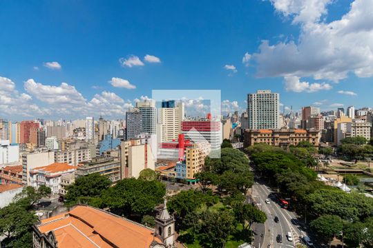Vista de apartamento à venda com 2 quartos, 74m² em Sé, São Paulo
