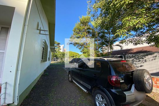 Garagem de casa à venda com 3 quartos, 130m² em Rio Branco, Novo Hamburgo