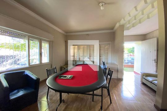 Sala de casa à venda com 3 quartos, 130m² em Rio Branco, Novo Hamburgo