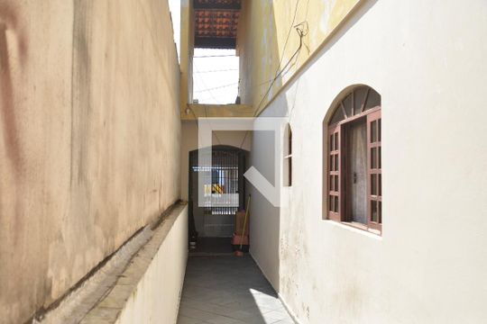 Quintal de casa à venda com 3 quartos, 129m² em Vila Tibiriçá, Santo André