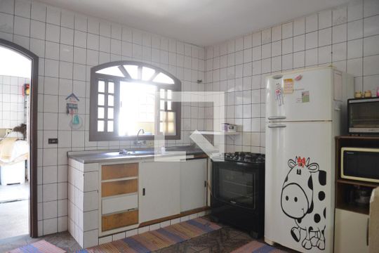 Cozinha de casa à venda com 3 quartos, 129m² em Vila Tibiriçá, Santo André