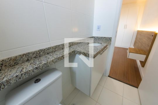 Banheiro de apartamento à venda com 1 quarto, 27m² em Vila Ema, São Paulo