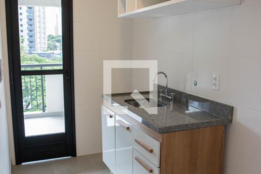 Cozinha de apartamento à venda com 2 quartos, 60m² em Vila Romana, São Paulo