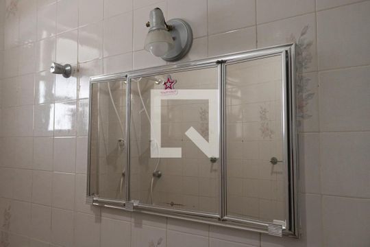 Detalhes Banheiro Suite de apartamento para alugar com 2 quartos, 150m² em Guilhermina, Praia Grande