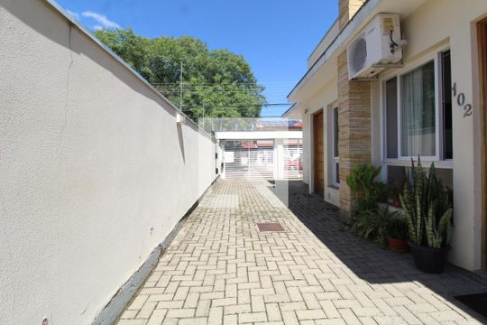 Entrada de casa de condomínio à venda com 2 quartos, 44m² em Niterói, Canoas