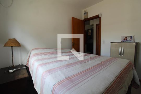 Quarto 1 de casa de condomínio à venda com 2 quartos, 44m² em Niterói, Canoas