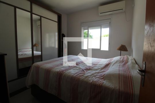 Quarto 1 de casa de condomínio à venda com 2 quartos, 44m² em Niterói, Canoas