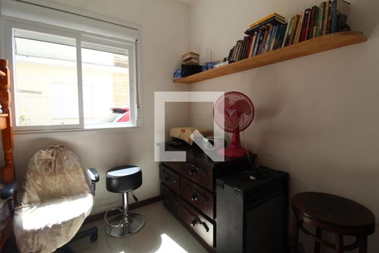 Quarto 2 de casa de condomínio à venda com 2 quartos, 44m² em Niterói, Canoas
