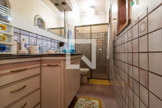 Casa à venda com 4 quartos, 300m² em Barroca, Belo Horizonte