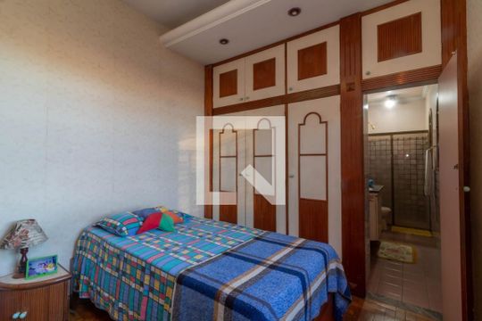 Casa à venda com 4 quartos, 300m² em Barroca, Belo Horizonte
