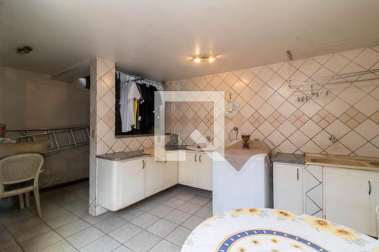 Casa à venda com 4 quartos, 300m² em Barroca, Belo Horizonte
